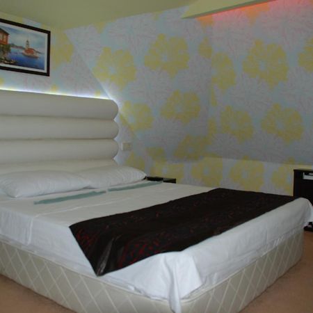 Hotel Timya Istanbul Exterior photo